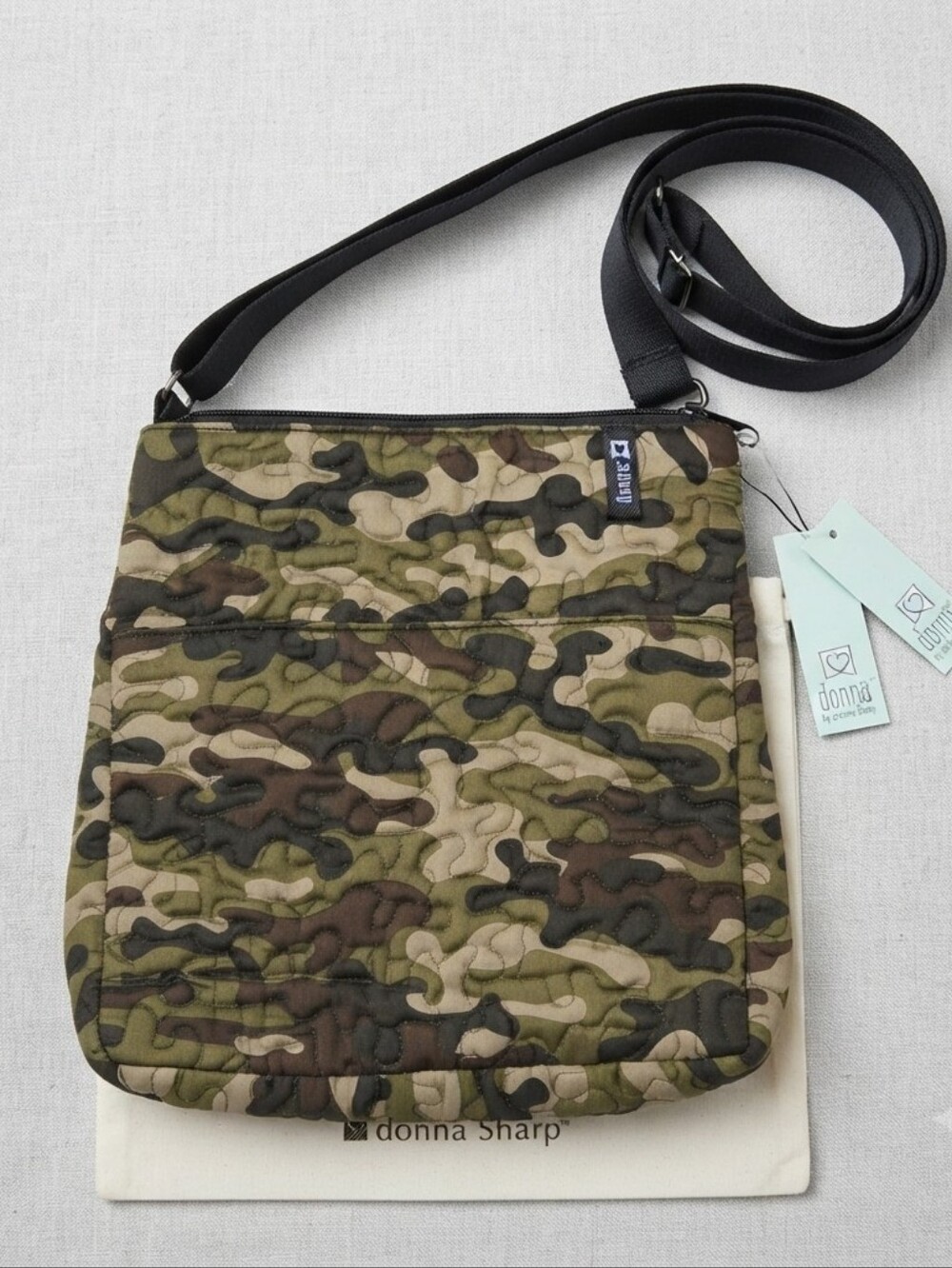 Donna Sharp Large Lafayette Camo Quilted Crossbody Bag Zip Adjustable Strap Pink